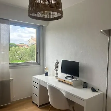 Logement Entier 2 Piscine, Terrasse Parking